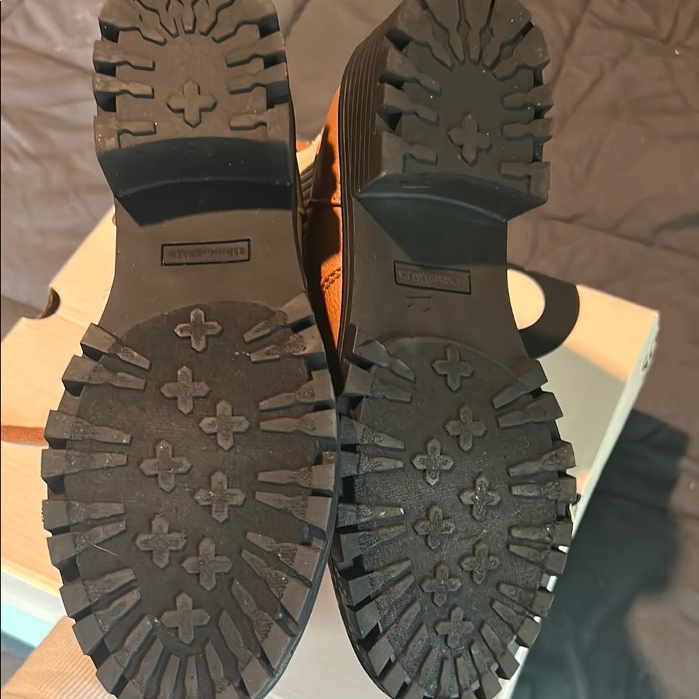 SO Tan and Cream Lace Up Boots with Chunky Sole - Picture 6 of 9